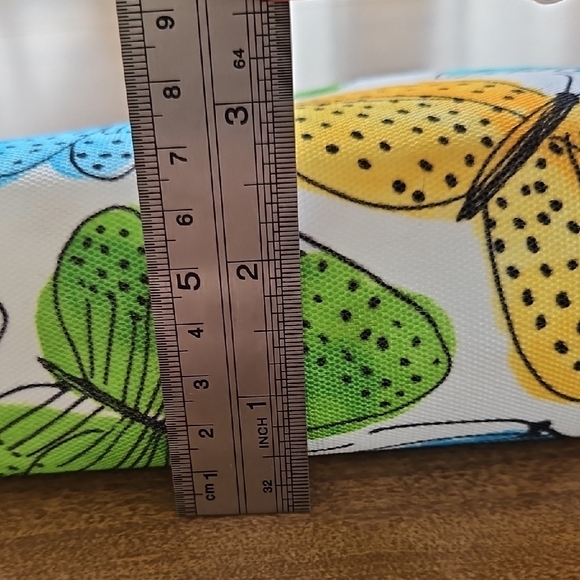 Clinique Vera Neumann Cosmetics Bag - Picture 9 of 9